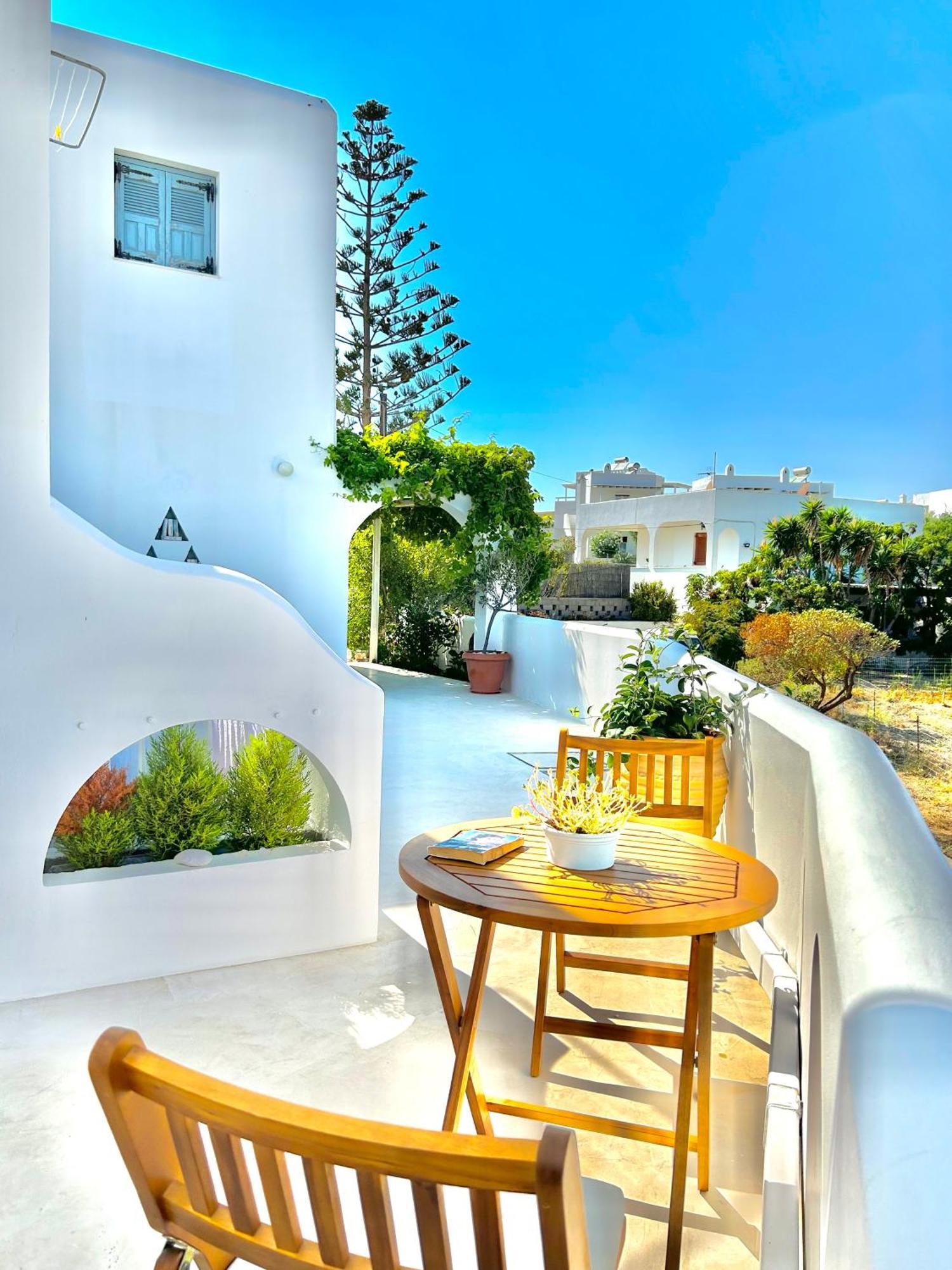 Anita Rooms & Suites Milos Адамас Екстер'єр фото